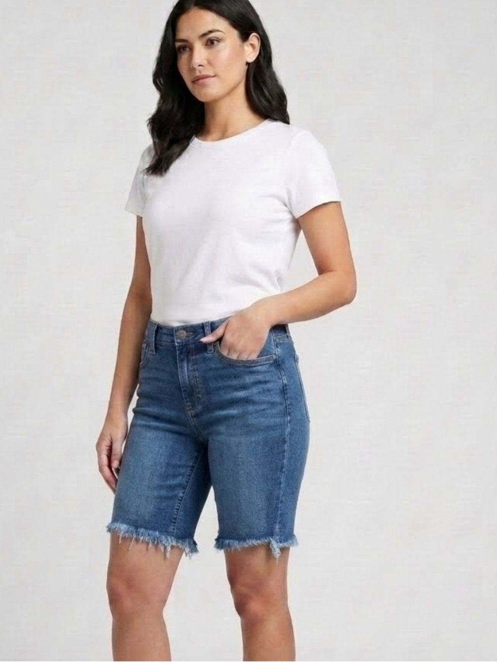 Good American Mid-Rise Denim Bermuda Shorts in Medium Blue - size 25 - staple
